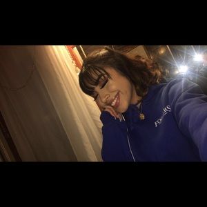 Meet your Posher, Julissa